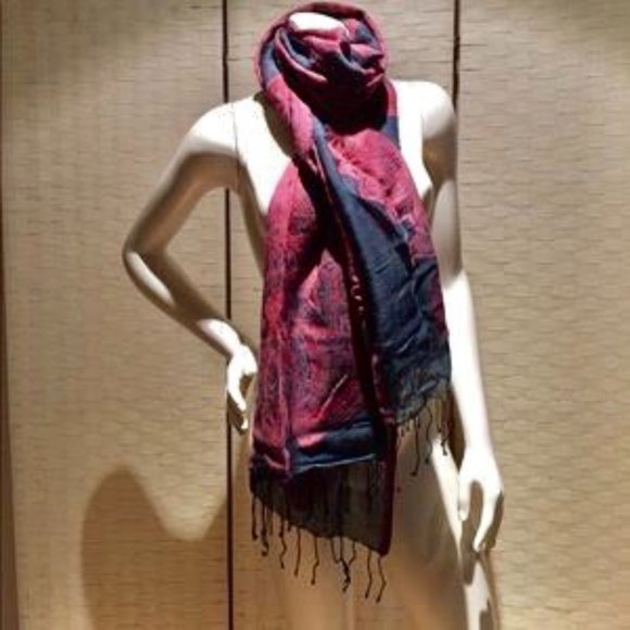 FLASH SALE! NEW LUCKY BRAND - Scarf or Wrap - Picture 2 of 5